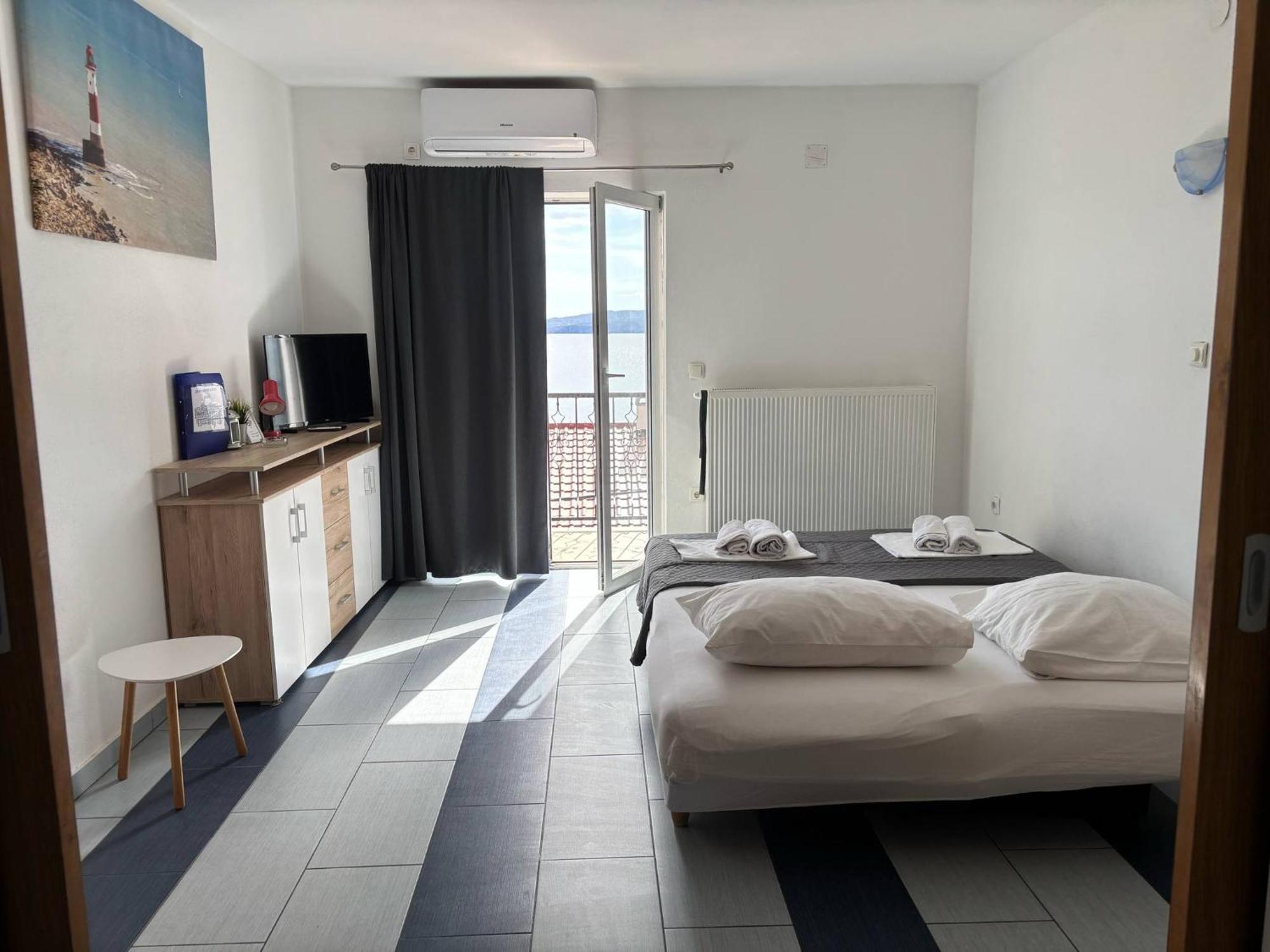 Apartments & Room Madi Senj  Exteriör bild